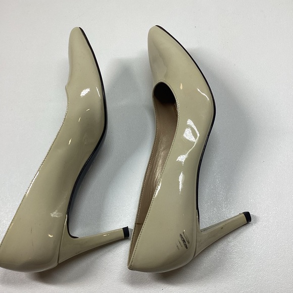 Stuart Weitzman Women's Beige Heels Size 7 - Picture 13 of 16